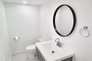 2116 Pineview Rd, Fort Myers, FL 33901 - Photo 10