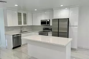 2116 Pineview Rd, Fort Myers, FL 33901 - Photo 2