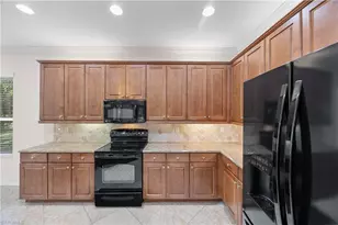 6542 Marbella Dr, Naples, FL 34105 - Photo 14