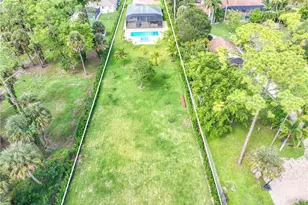 1890 Oakes Blvd, Naples, FL 34119 - Photo 38