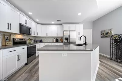 4650 Yacht Harbor Dr #121, Naples, FL 34112 - Photo 8