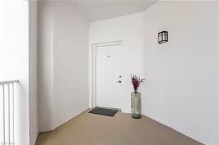 4650 Yacht Harbor Dr, Naples, FL 34112 - Photo 4