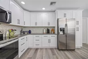 4650 Yacht Harbor Dr, Naples, FL 34112 - Photo 10