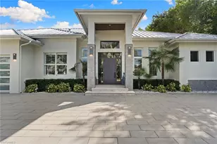 720 Orchid Dr, Naples, FL 34102 - Photo 2