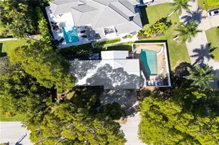 1290 10th Ave N, Naples, FL 34102 - Photo 2