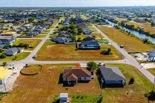 2526 NE 2nd Pl, Cape Coral, FL 33909 - Photo 28