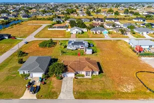 2526 NE 2nd Pl, Cape Coral, FL 33909 - Photo 26