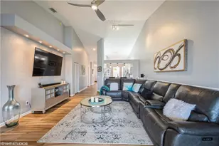 290 Robin Hood Cir, Naples, FL 34104 - Photo 8