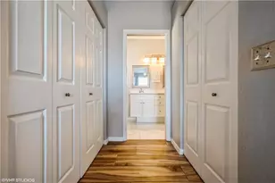 290 Robin Hood Cir, Naples, FL 34104 - Photo 26