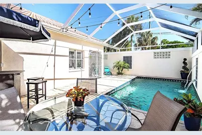 102 Palm Frond Ct, Naples, FL 34104 - Photo 2