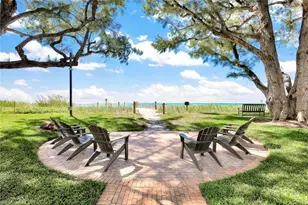 2000 Alamanda Dr, Naples, FL 34102 - Photo 6