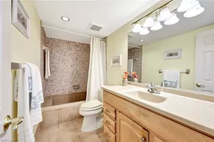 2000 Alamanda Dr, Naples, FL 34102 - Photo 28