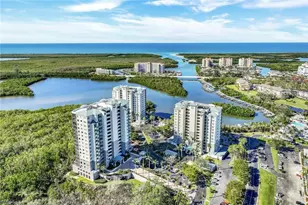 425 Cove Tower Dr, Naples, FL 34110 - Photo 1