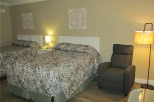 2555 9th St N, Naples, FL 34103 - Photo 6