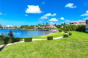 383 Harbour Dr, Naples, FL 34103 - Photo 16