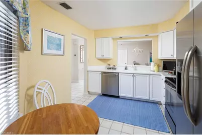 301 Courtside Dr, Naples, FL 34105 - Photo 8