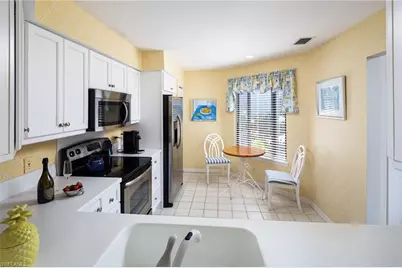 301 Courtside Dr, Naples, FL 34105 - Photo 6