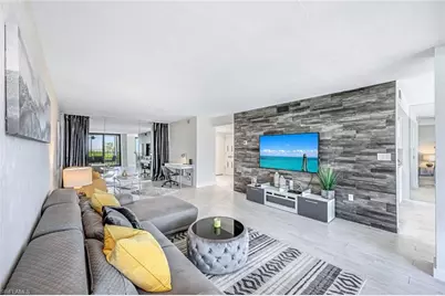 10475 Gulf Shore Dr #112, Naples, FL 34108 - Photo 2