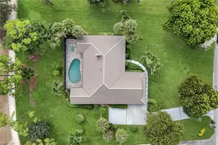 12888 Valewood Dr, Naples, FL 34119 - Photo 10