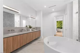 1800 Crayton Rd, Naples, FL 34102 - Photo 18