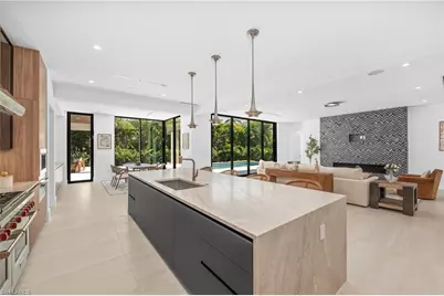 1800 Crayton Rd, Naples, FL 34102 - Photo 8