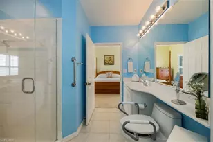 401 Bayfront Pl, Naples, FL 34102 - Photo 10