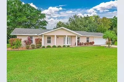 4135 Yarmouth Ct, North Fort Myers, FL 33903 - Photo 4
