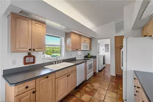 27189 Gasparilla Dr, Bonita Springs, FL 34135 - Photo 12