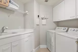 425 Cove Tower Dr, Naples, FL 34110 - Photo 16