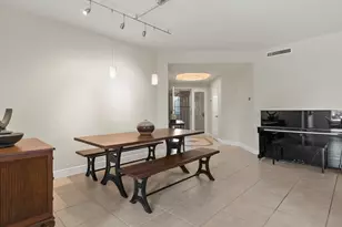 425 Cove Tower Dr, Naples, FL 34110 - Photo 8