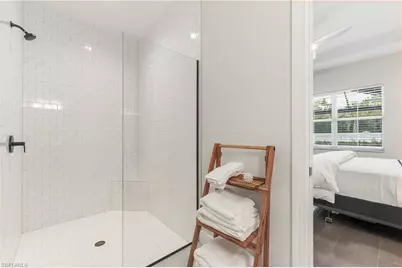 9194 Cayman Dr, Naples, FL 34114 - Photo 16