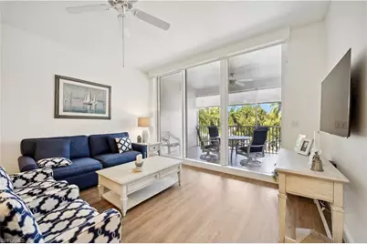 460 Launch Cir #303, Naples, FL 34108 - Photo 2
