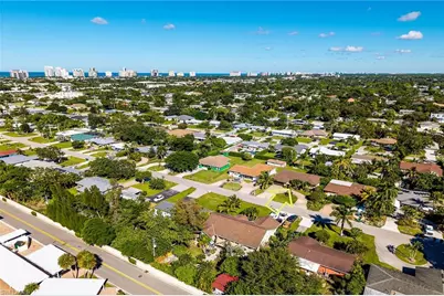 1337 Wisconsin Dr, Naples, FL 34103 - Photo 32