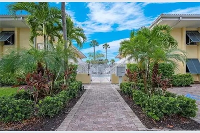 480 5th St S #202, Naples, FL 34102 - Photo 12