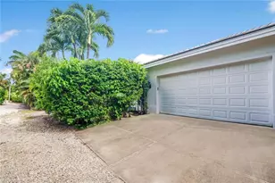 600 6th Ave N, Naples, FL 34102 - Photo 44