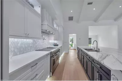 5253 Sycamore Dr, Naples, FL 34119 - Photo 6