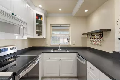 520 99th Ave N, Naples, FL 34108 - Photo 10