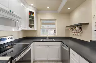 520 99th Ave N, Naples, FL 34108 - Photo 10