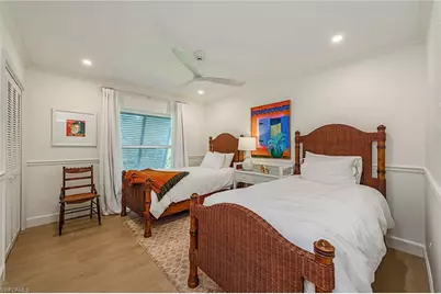 301 Ridge Dr, Naples, FL 34108 - Photo 10