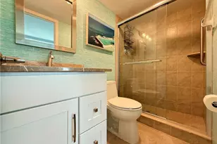 800 River Point Dr, Naples, FL 34102 - Photo 24