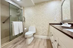 800 River Point Dr, Naples, FL 34102 - Photo 20