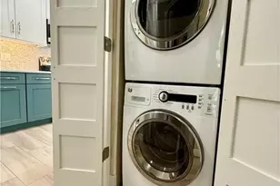 800 River Point Dr, Naples, FL 34102 - Photo 28