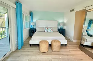 800 River Point Dr, Naples, FL 34102 - Photo 18