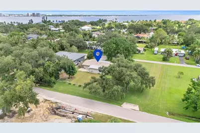 55 Aqua Ln, North Fort Myers, FL 33903 - Photo 2