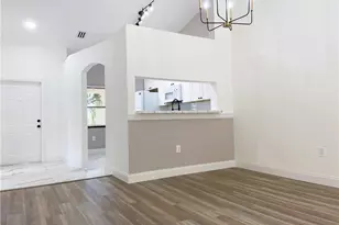 6645 Huntington Lakes Cir, Naples, FL 34119 - Photo 4