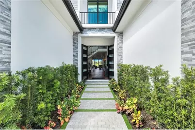 16647 Isola Bella Ln, Naples, FL 34110 - Photo 2