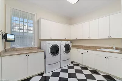 645 Broad Ave S, Naples, FL 34102 - Photo 38