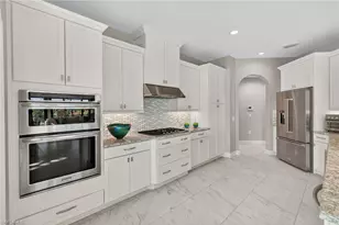 2555 Marquesa Royale Ln, Naples, FL 34109 - Photo 12
