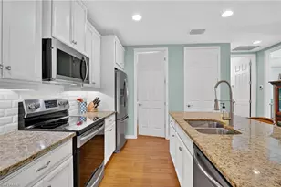 14891 Edgewater Cir, Naples, FL 34114 - Photo 10