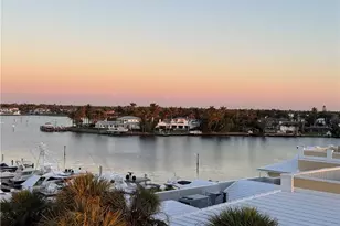 1325 7th St S, Naples, FL 34102 - Photo 10